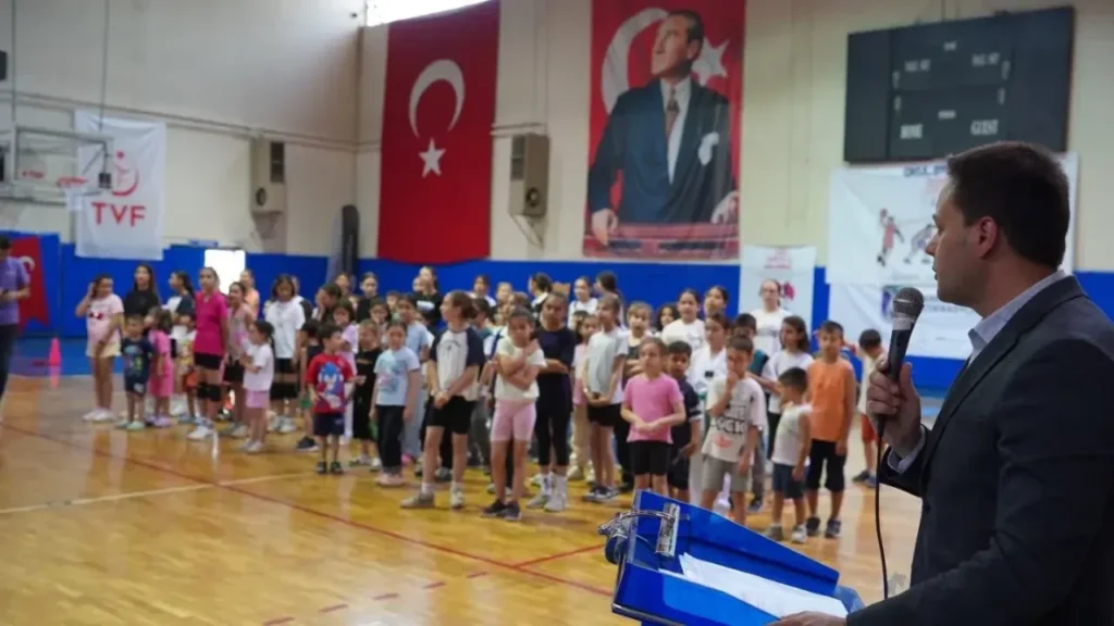 Isparta’da Yaz Spor Okulları Açıldı: Gençler İçin Ücretsiz Eğitim Fırsatı gsb 3