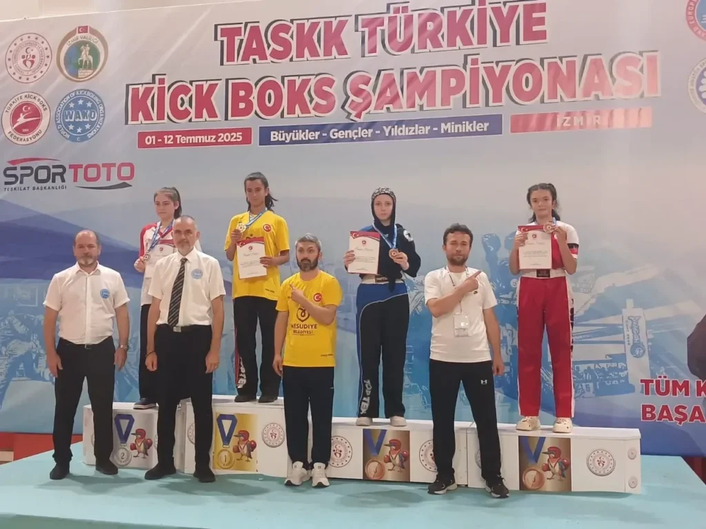 Yalvaç Çınarspor’dan Kick Boks Şampiyonasında Fırtına Gibi Başarı y1