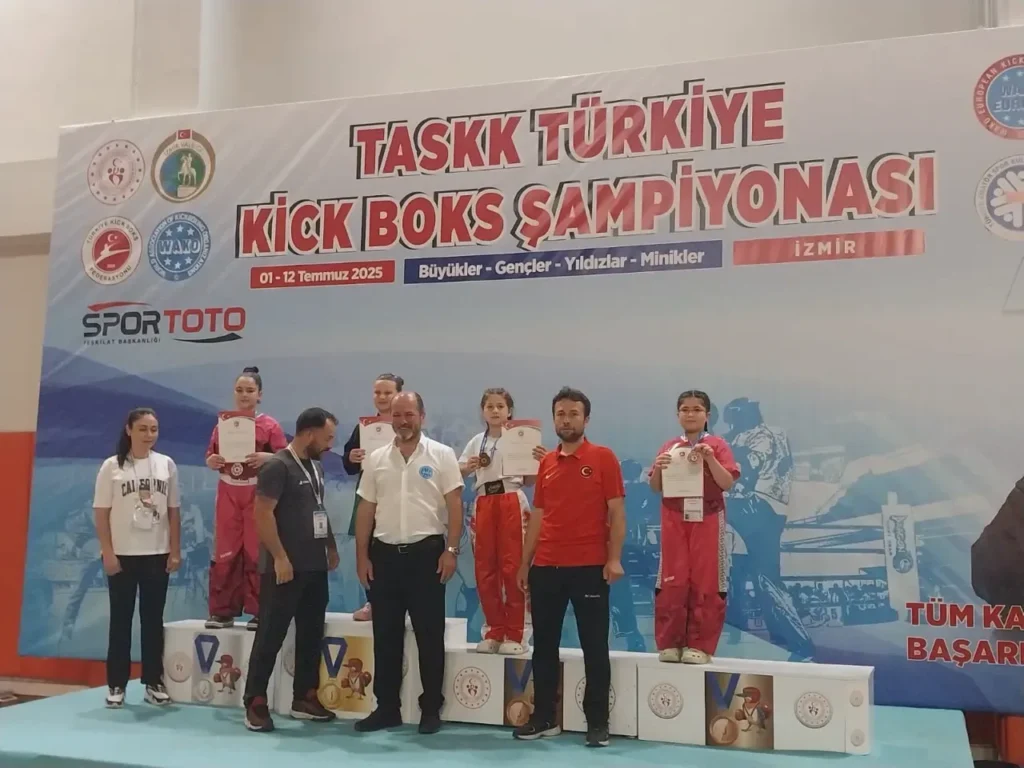 Yalvaç Çınarspor’dan Kick Boks Şampiyonasında Fırtına Gibi Başarı y2