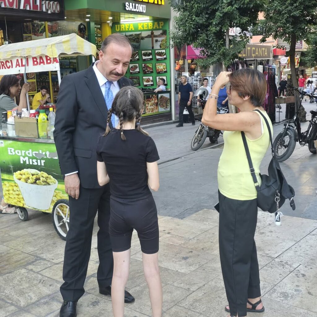 Isparta’da Vali Erin’in Samimi Ziyaret 7'den 70'e Her Fırsatta Halkla İç İçe SaveClip.App 537728919 18491780128070620 1192447228511366529 n