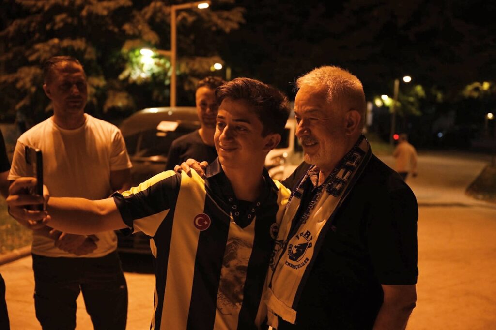 Başkan Başdeğirmen: “Fenerbahçe’mizin Şampiyonlar Ligi Mücadelesinde Gençlerle Birlikte Büyük Heyecan Yaşadık” f6
