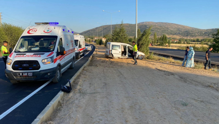Şarkikaraağaç’ta Trafik Kazası: 5 Kişi Yaralandı
