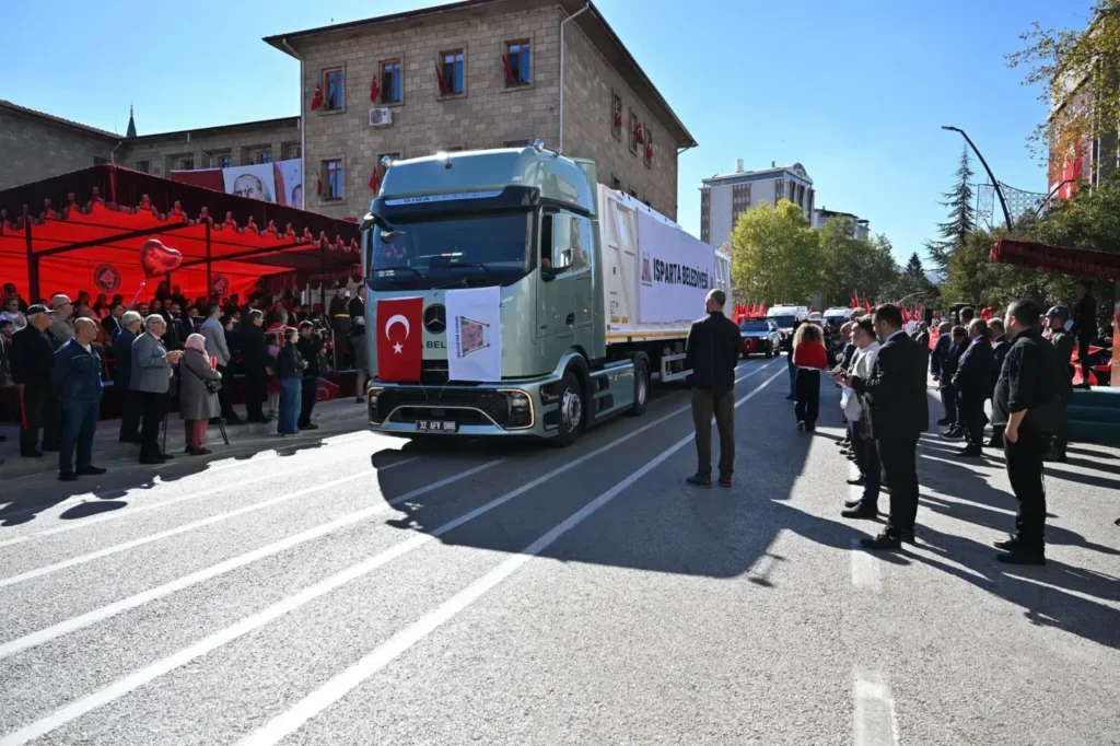 Isparta’da Cumhuriyetin 102. Yılı Gururla Kutlandı 102