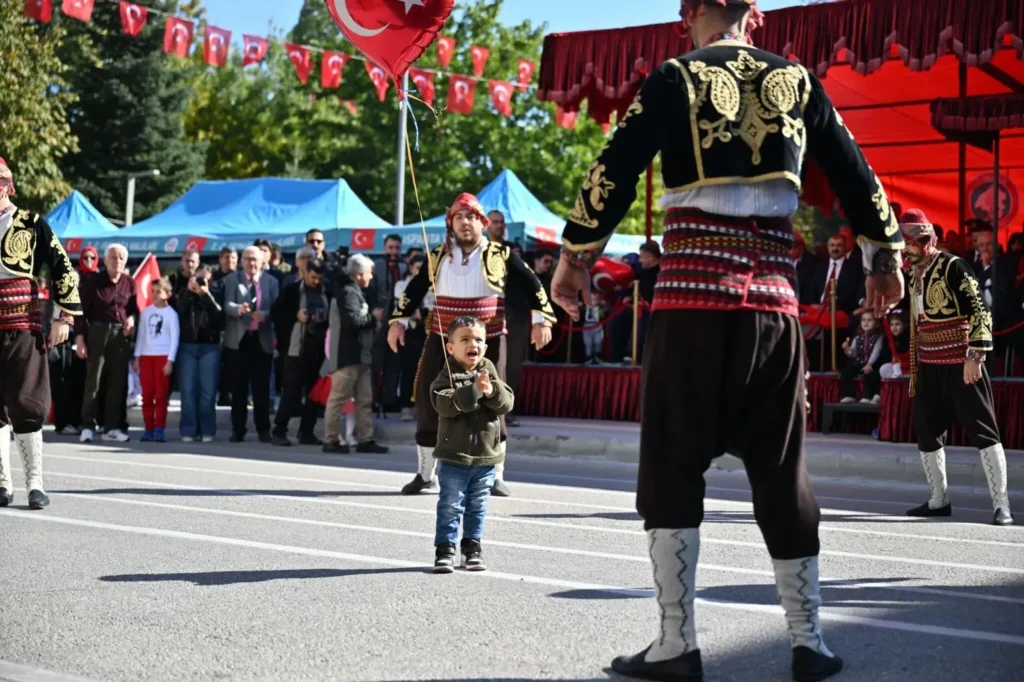 Isparta’da Cumhuriyetin 102. Yılı Gururla Kutlandı 103