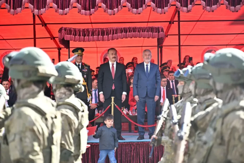 Isparta’da Cumhuriyetin 102. Yılı Gururla Kutlandı 104