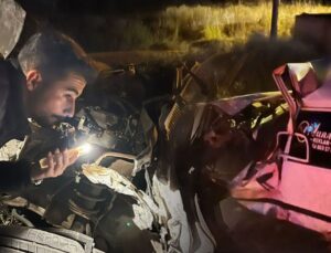 Isparta-Eğirdir Karayolunda Gece Yarısı Kaza: Genç Sürücü Ağır Yaralandı