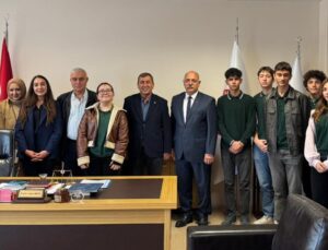 Isparta’da Lise Öğrencilerinden Hukuk Fakültesine Ziyaret