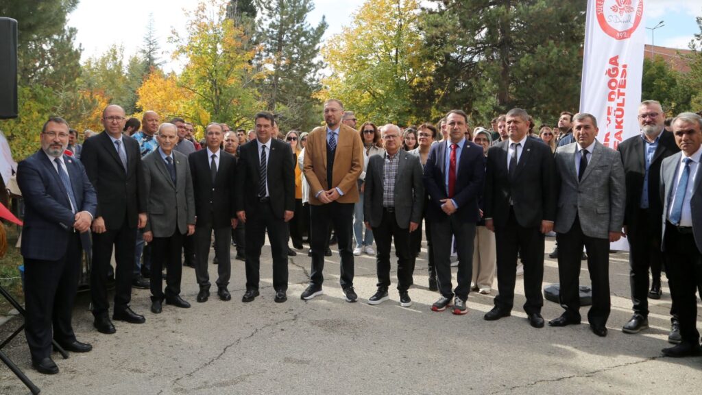 SDÜ’de “Bilgelik Kapısı” Açıldı: Eğitimde Yeni Bir Vizyonun Sembolü rektor 4