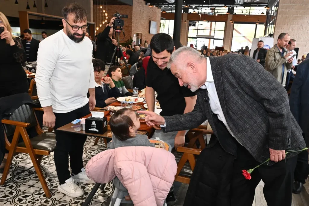 Başkan Başdeğirmen, Diyanet-Sen ailesiyle buluştu di3