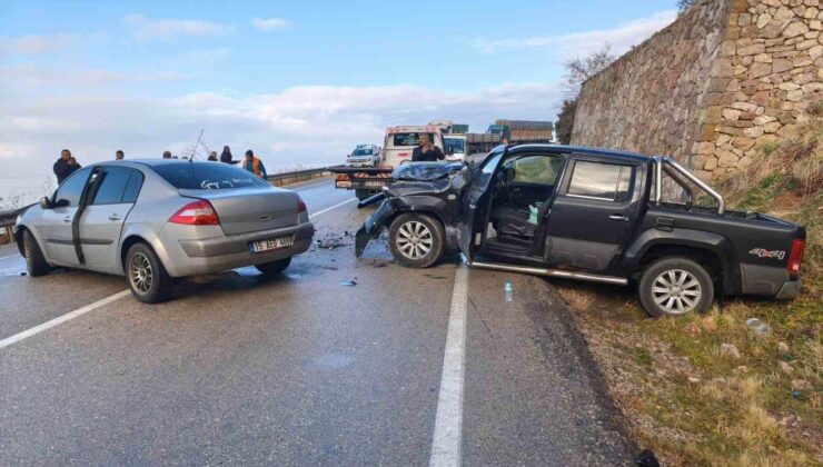 Eğirdir Mahmatlar Mevkiinde Trafik Kazası: 2 Yaralı