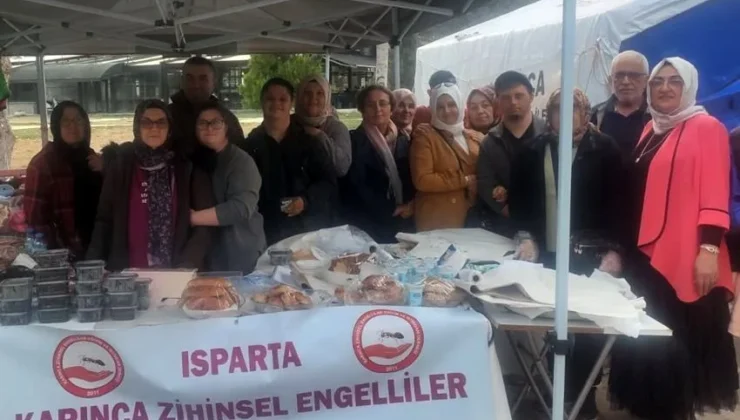 Karınca Zihinsel Engelliler Derneği’nden El Sanatları Kermesi