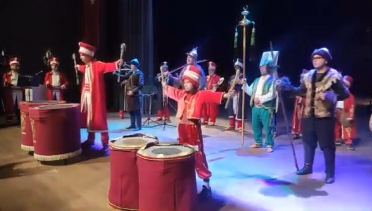 Kös Çalarken Düşmana Vurur Gibi Vuruyor: Ispartalı Öğrencinin Mehter Performansı Sosyal Medyada Viral Oldu