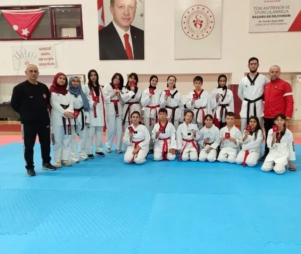 Zehra Yıldırım’ın Azmi Zaferle Taçlandı: Artık Siyah Kuşak Sahibi! Zehra 3