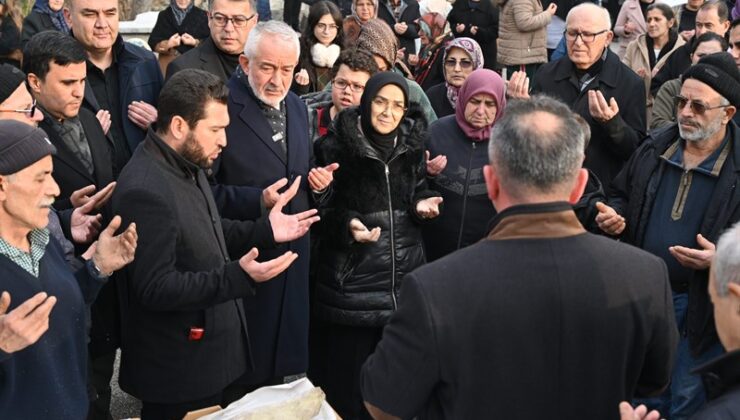 Başdeğirmen çifti, kandil geleneğinde çocukları sevindirdi basdegirmen cifti 4