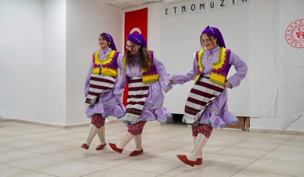 Kültürler buluştu, dostluklar güçlendi k