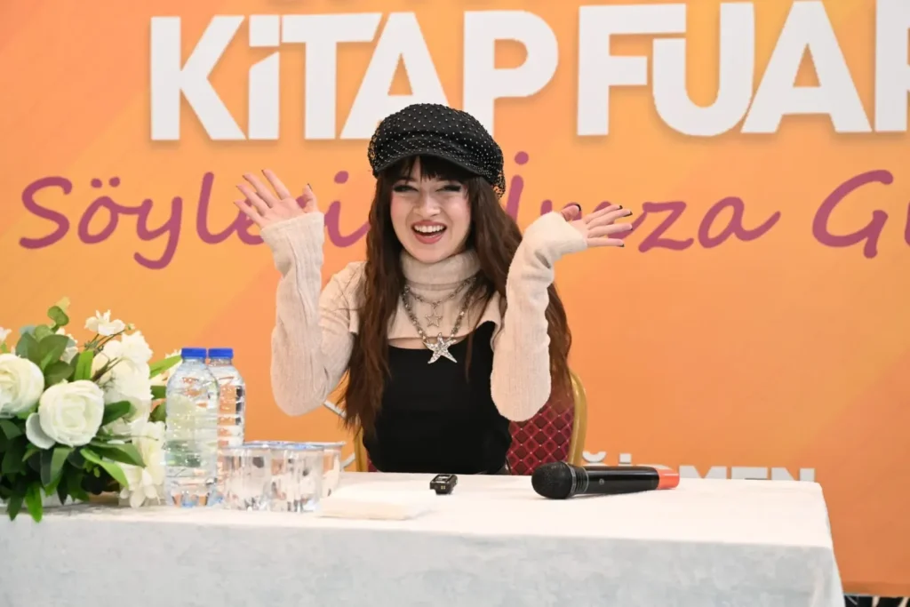 8. Isparta Kitap Fuarı’nda Melis Fis rüzgârı melis fis 5