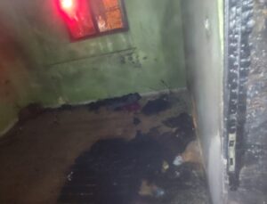 Gazi Kemal Mahallesi’nde Korkutan Yangın: Metruk Bina Alevlere Teslim Oldu