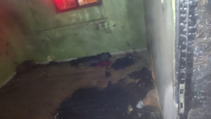 Gazi Kemal Mahallesi’nde Korkutan Yangın: Metruk Bina Alevlere Teslim Oldu