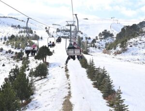 Davraz’da Kayak Tutkunlarına Müjde: Kar Kalınlığı 86 Santimetreyi Buldu