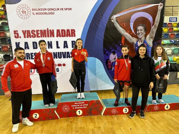 Geleceğin Şampiyonları Isparta’dan Çıkıyor: Genç Güreşçilerimiz Balıkesir’de Parladı Ispartali Guresci Kizlarimiz 3