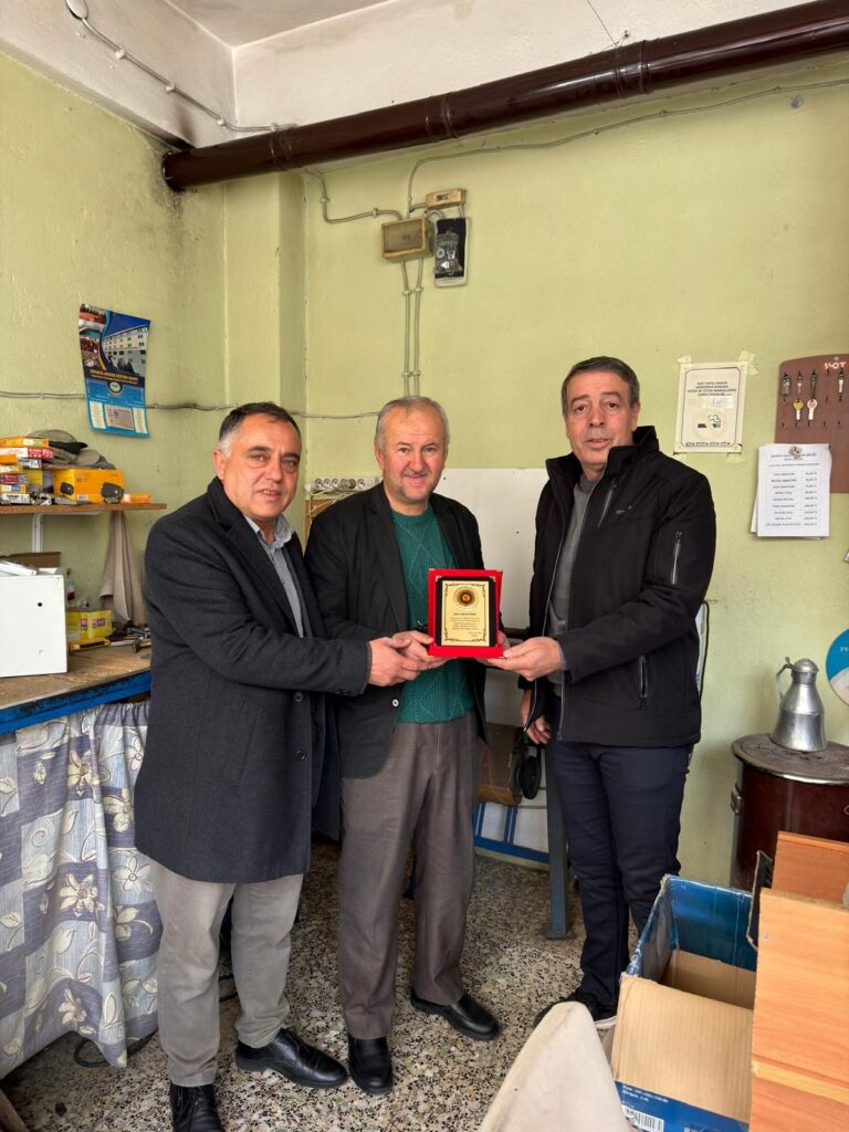 Madeni İş Odası’nda Ahde Vefa: Başkan Gıcır ve Aday Mamaklı’dan Esnaf Çıkarması iz birakan usta 4