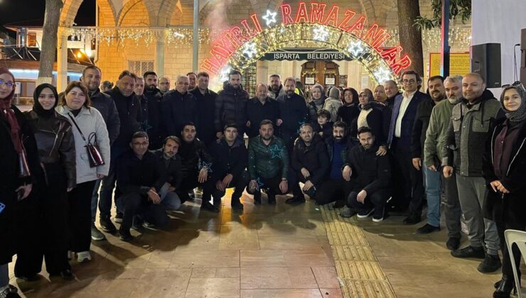 Başkan Furkan Cem Er Teravih Sonrası Mimar Sinan Camii’ndeydi: “Gönüllere Misafiriz”