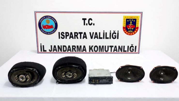 Bozanönü Köyü’nde Gece Mesaisi: Jandarma Hırsızlık Zanlısını Ensesinden Yakaladı