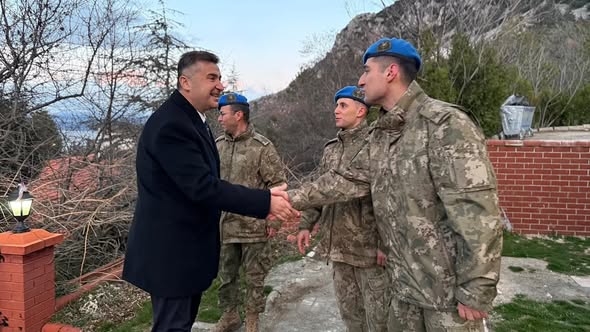 Eğirdir'de Şehit ve Gazi Ailelerine Vefa İftarı: Başkan Özer Yalnız Bırakmadı Egirdirde Anlamli iftar 3