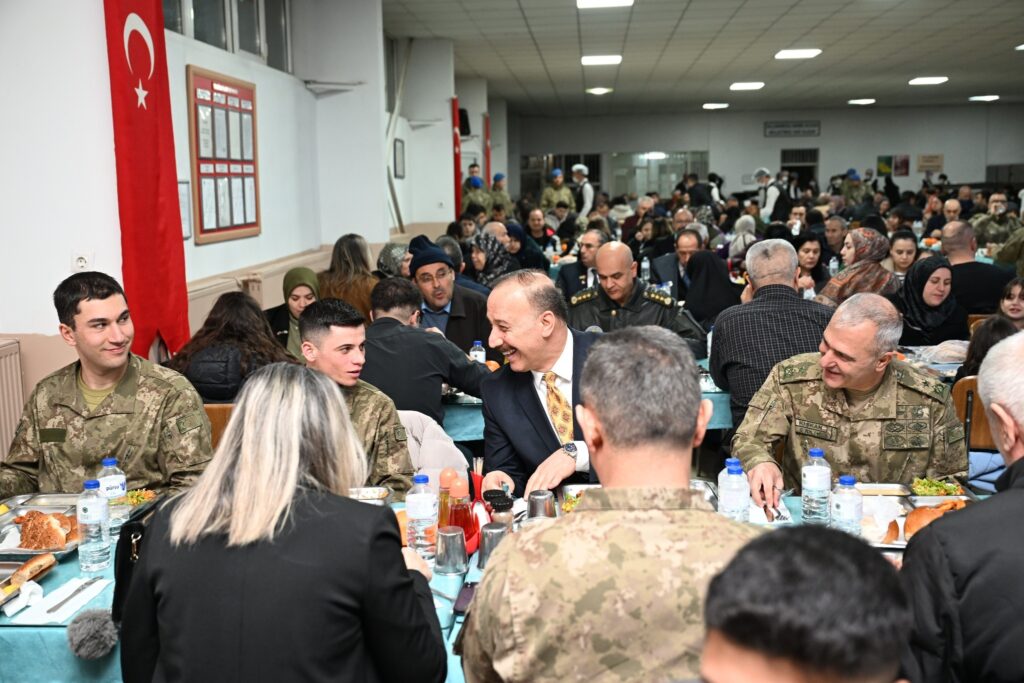 Isparta 40’ıncı Komando Tugayı’nda İftar: Kahramanlar ve Emanetleri Buluştu Isparta Askeriye Abdullah ERIN