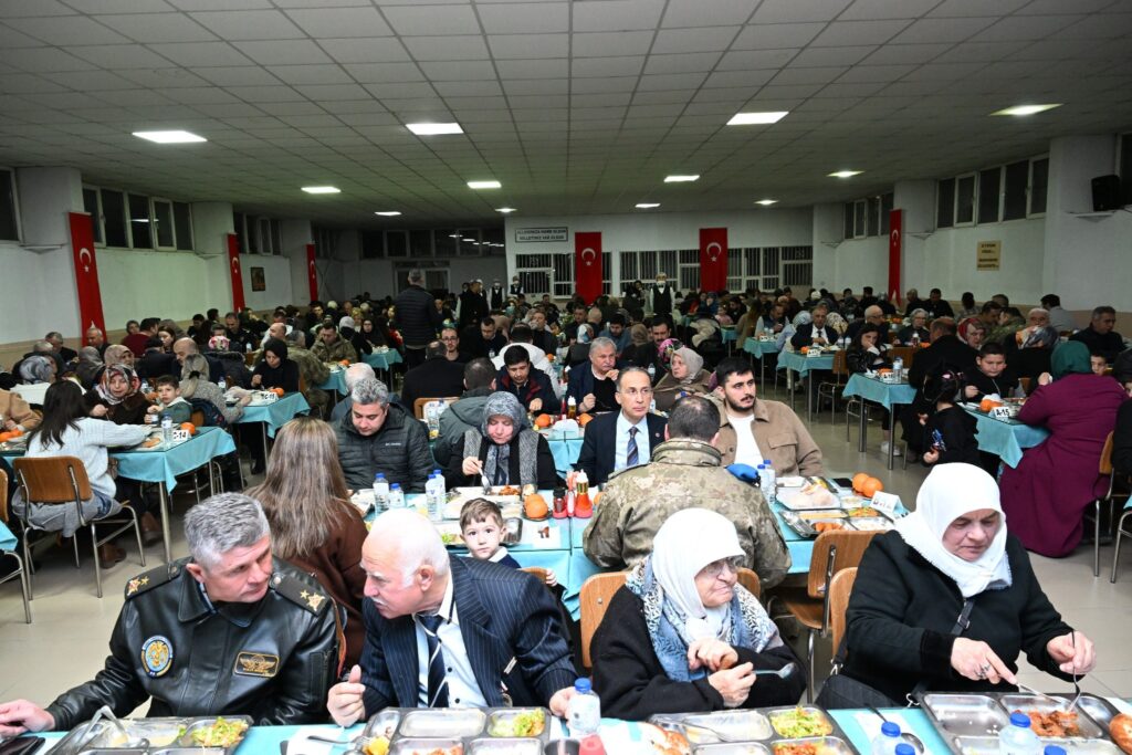 Isparta 40’ıncı Komando Tugayı’nda İftar: Kahramanlar ve Emanetleri Buluştu Isparta Askeriye Abdullah ERIN 9