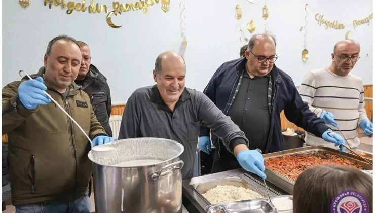 Keçiborlu'da Dayanışma Ruhu: Belediye Sofrasına Gelemeyenin Kapısına Gidiyor KEciborlu iftar 2