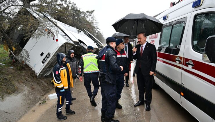 Isparta-Burdur Yolunda Korkutan Kaza: Cezaevi Aracı Yan Yattı