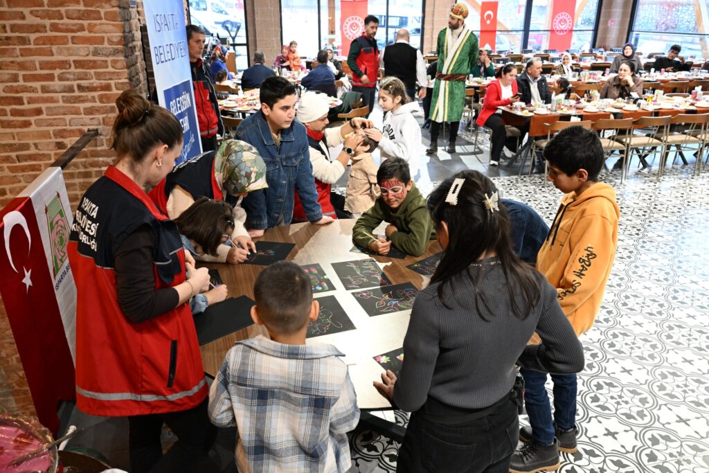 Isparta’nın Şefkat Sofrası: Vali Erin Koruyucu Ailelerle İftarda Buluştu Koruyucu Aileler Isparta 4