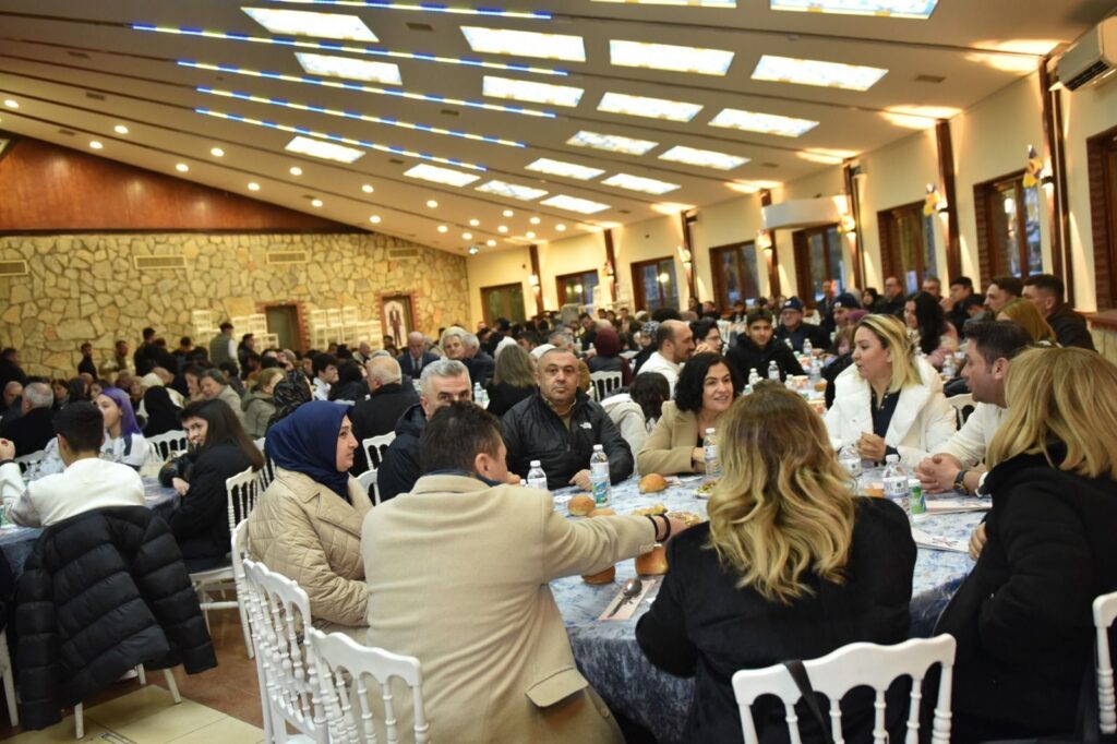 Başkan Murat Deniz Oruç’tan Vefa: Yalvaç’ta Anlamlı Plaket Töreni Yalvac Fenerbahce Iftar 3
