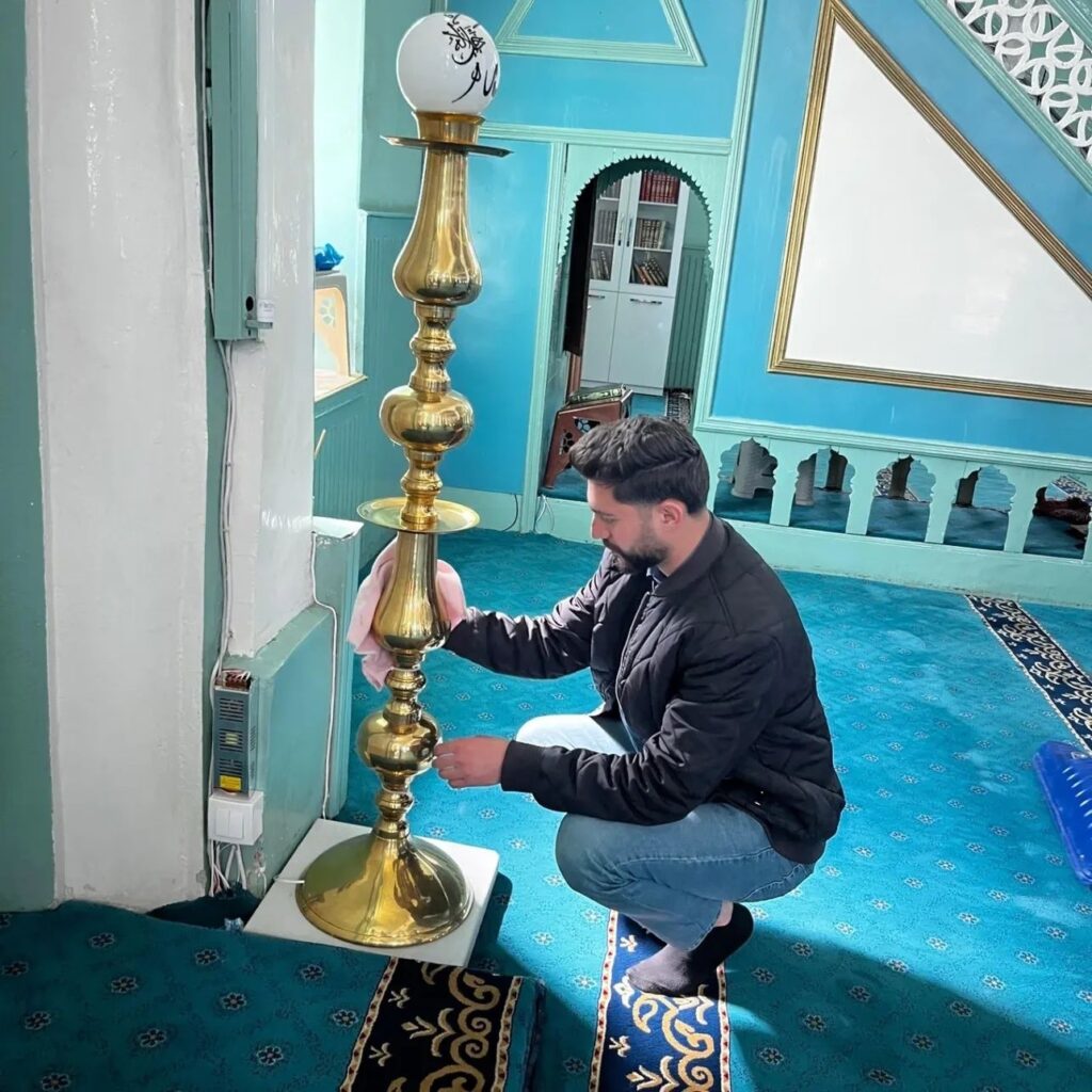 Ecdad Mirası Gençlere Emanet: Yalvaç’ta Tarihi Camide Temizlik Seferberliği Yalvac Genclerinden Ecdat yadigarina vefaa 2