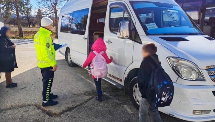 Isparta Emniyeti’nden Okul Çevrelerine Güvenlik Kalkanı: 3 İlçede Eş Zamanlı Denetim!