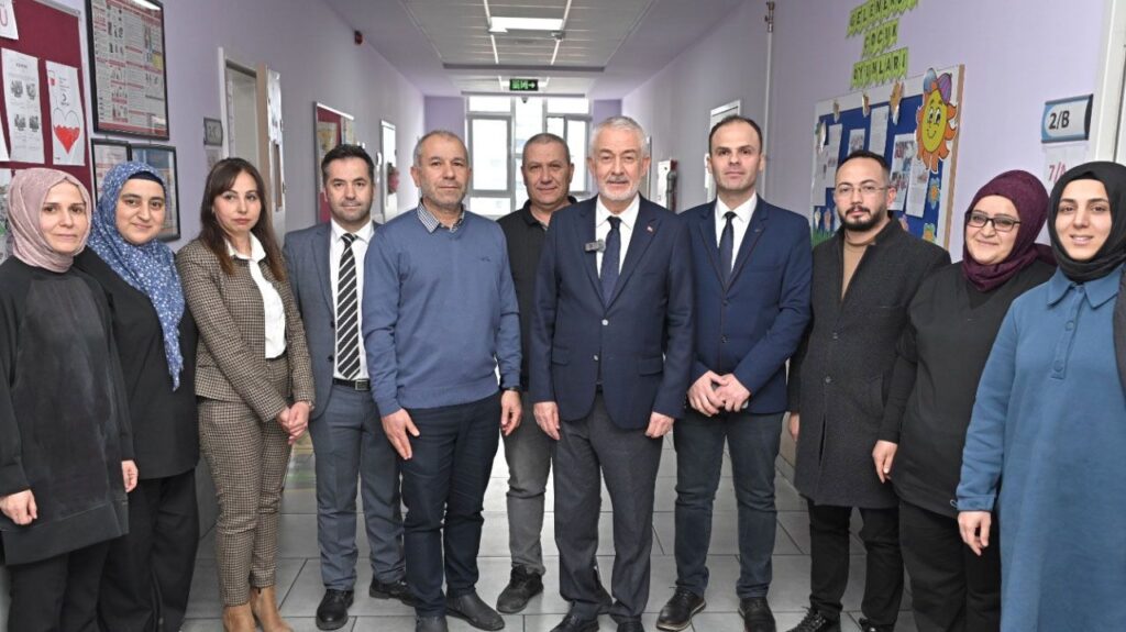Isparta’da Sürpriz Ziyaret: Şükrü Başdeğirmen Şehit Mehmet Ünal İlkokulu’nda Baskan Ogrencileri Kirmadi 2