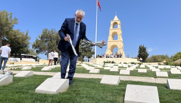 Başdeğirmen Ailesi Şehitlik Abidesi’nde: “Kefensiz Yatanların İzindeyiz”
