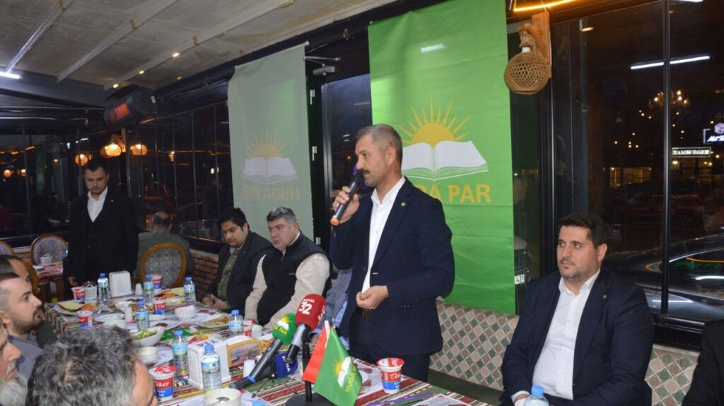 Kardeşlik Sofrasında Buluşma: HÜDA PAR Isparta'da Sivil Toplum ve Siyaset Bir Arada Hudapar Isparta Iftar 5