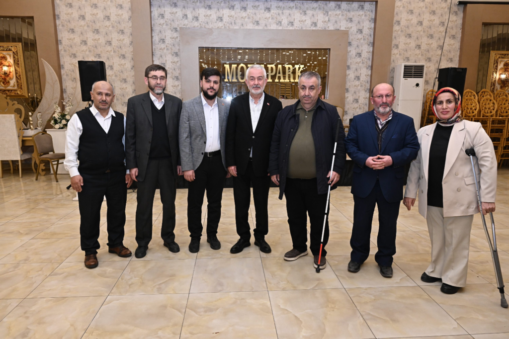 Sidre Mahallesi'nde 12 Yıllık Gelenek: Şükrü Başdeğirmen Çocuklarla İftarda Buluştu Isparta Belediye Baskani Sukru Basdegirmen Sidre Mahallesi Geleneksel Cocuk Iftarinda Miniklerle Bulustu4