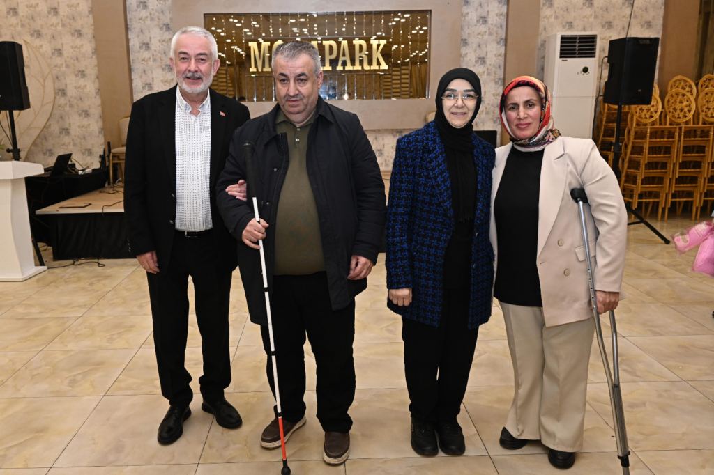 Sidre Mahallesi'nde 12 Yıllık Gelenek: Şükrü Başdeğirmen Çocuklarla İftarda Buluştu Isparta Belediye Baskani Sukru Basdegirmen Sidre Mahallesi Geleneksel Cocuk Iftarinda Miniklerle Bulustu6