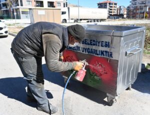 Isparta’da Estetik Dönüşüm: Konteynerler Gül Figürleriyle Yenilendi