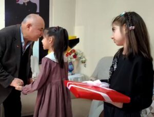 Isparta’da Vefa Rüzgarı: Öğrenciler Şehit Aileleri ve Emekli Öğretmenlerle Kucaklaştı