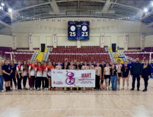 8 Mart Dünya Kadınlar Günü Voleybol Turnuvası’nda Kupa Sahiplerini Buldu