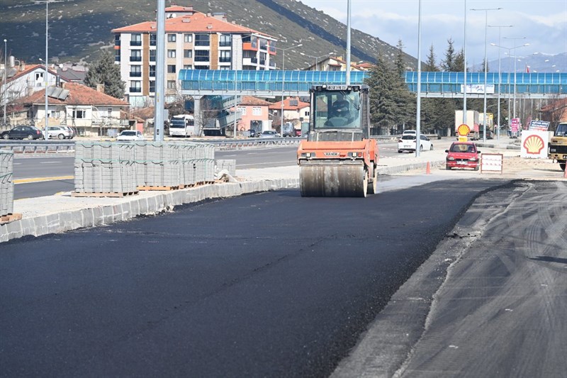 Isparta Belediyesi Durmuyor: Yeni Otogar Önü Sıcak Asfalta Kavuşuyor Ispartada Ulasim Devrimi 3