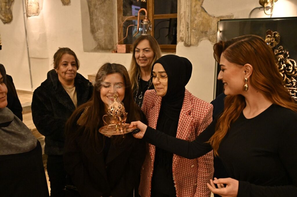 Başkan Başdeğirmen Duyurdu: Atatürk’ün Parmak İzi Olan Kolonya Şişesi Isparta’da Koku Ataturk Mi Isparta 2
