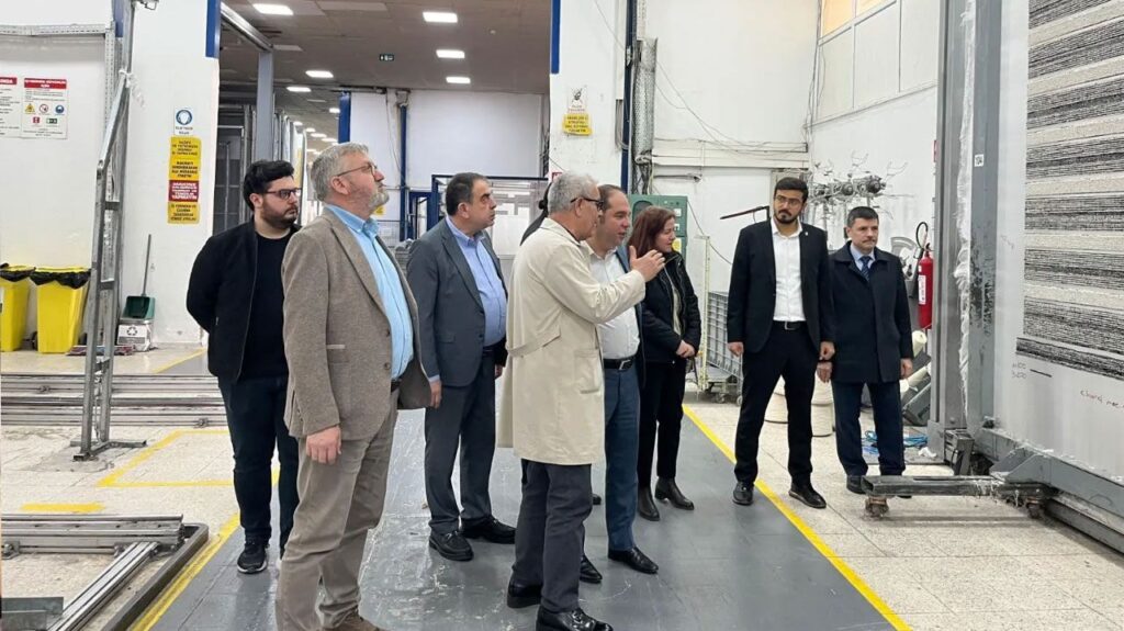 Isparta Halıcılığında Robotik Dönem: SANTEK Heyeti Üretim Tesislerini İnceledi Kosgeb Mudur2