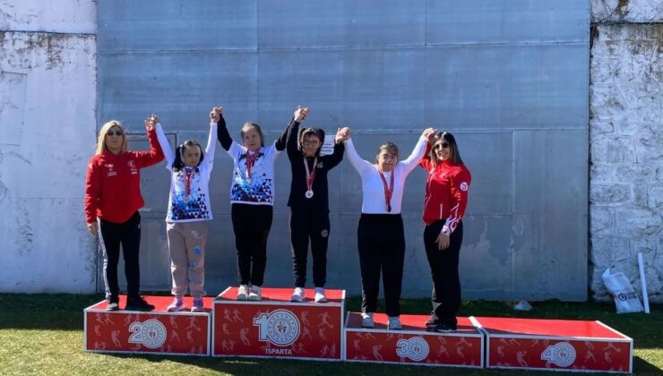 Isparta’da Şampiyonluk Sevinci: Elif Akpınar 100 ve 200 Metrede Zirvede