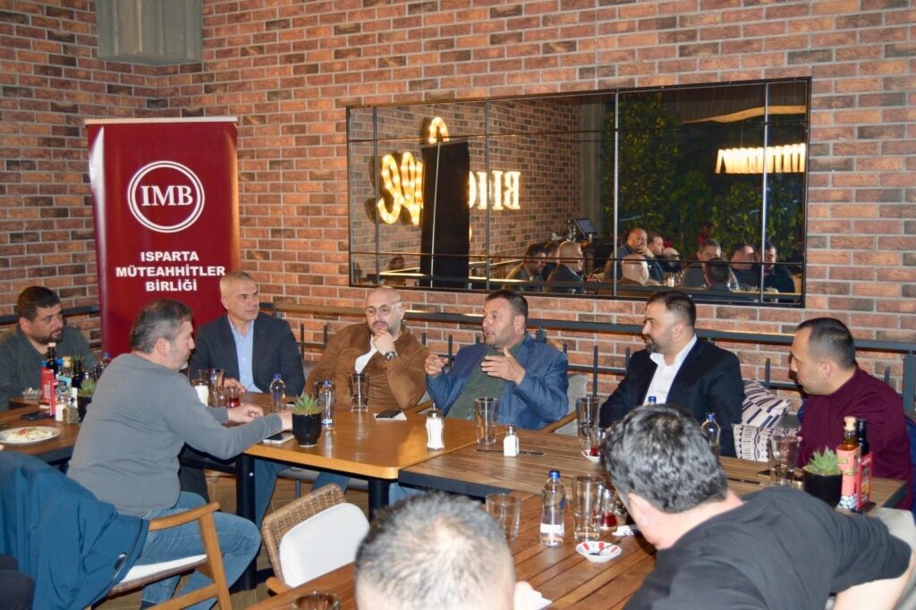 Isparta Müteahhitler Birliği İftarında Büyükşehir İmar Uygulamaları Konuşuldu Osman Zabun Muteahhitler Birligi5