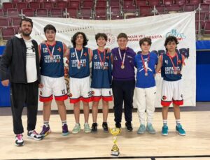 Potaların Rakipsiz Şampiyonu: Nazmiye Demirel Ortaokulu’ndan Tarihi Başarı